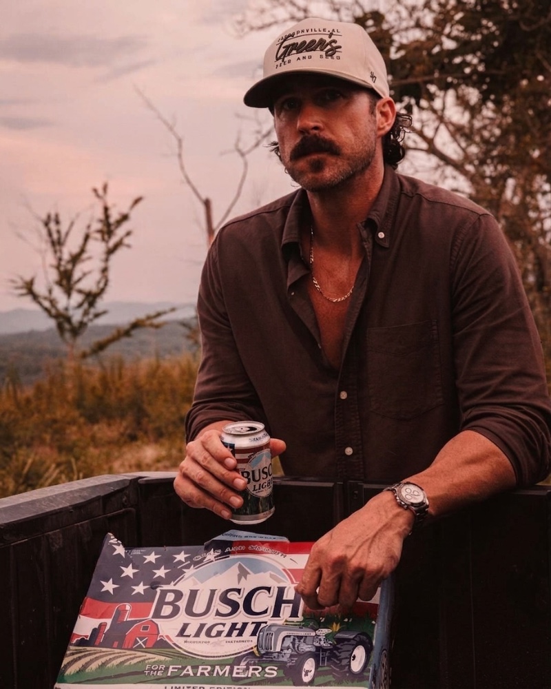 RILEY GREEN, country artist